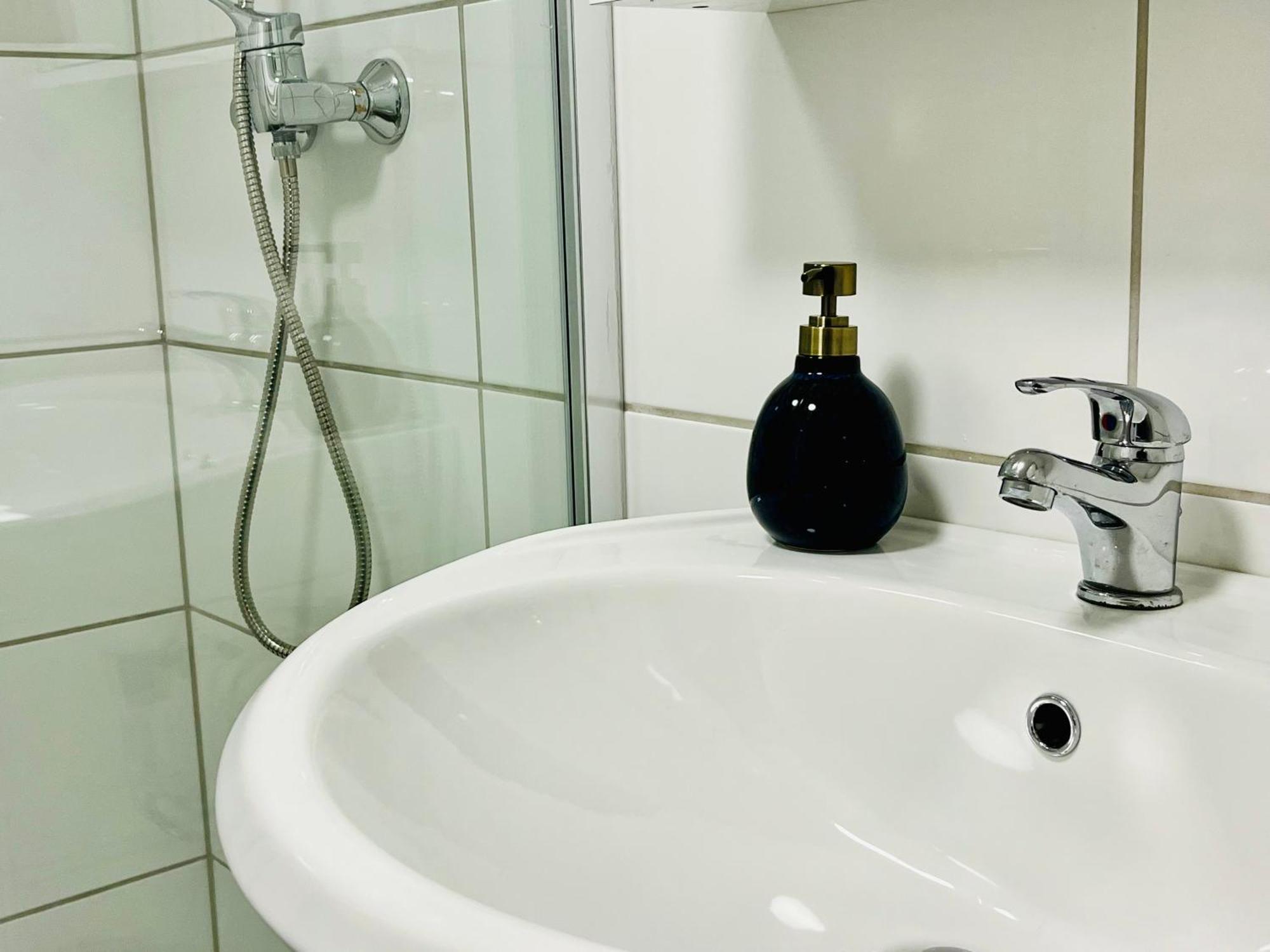 Aycatcherhomes - Top Lage I Zentral I Altstadt Marburg I Naehe Fluss Lahn I Wlan I Parterre Boutique Apartment Orion Buitenkant foto